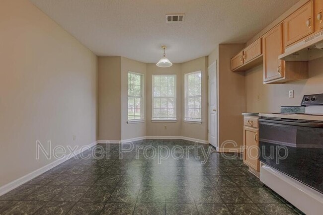 Building Photo - 2961 Churchwell Dr
