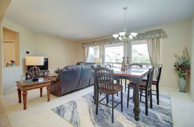 Building Photo - 15567 W Coral Pointe Dr