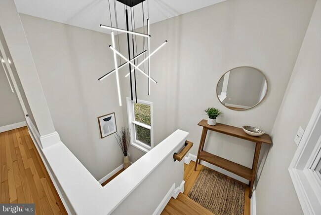 Building Photo - 119 Victor St NE