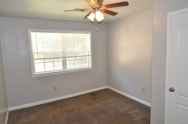 Building Photo - 716 W Edgemont Ave