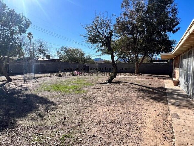 Building Photo - Four Bedroom Home in Silverbell Terrace