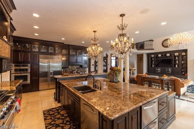 Building Photo - 3600 Oxford Cir