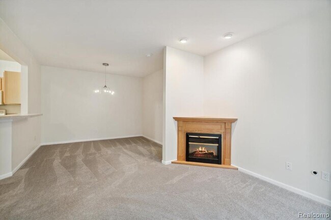 Building Photo - 15980 Morningside