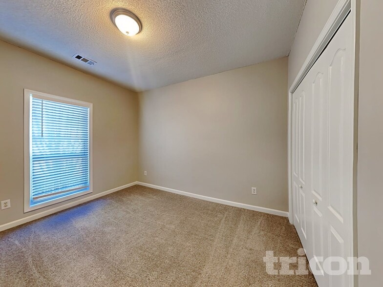 Building Photo - 8018 Christian Ct