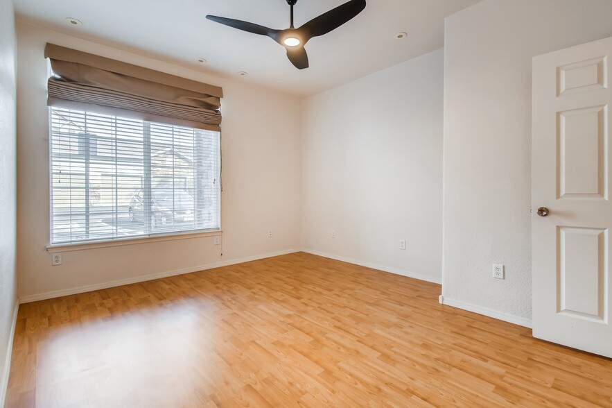 Master bedroom - 12711 Colorado Blvd