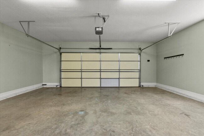 Building Photo - 25756 Iron Gate Dr