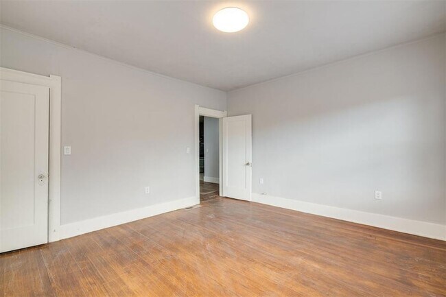 Building Photo - 726 NW 24th St