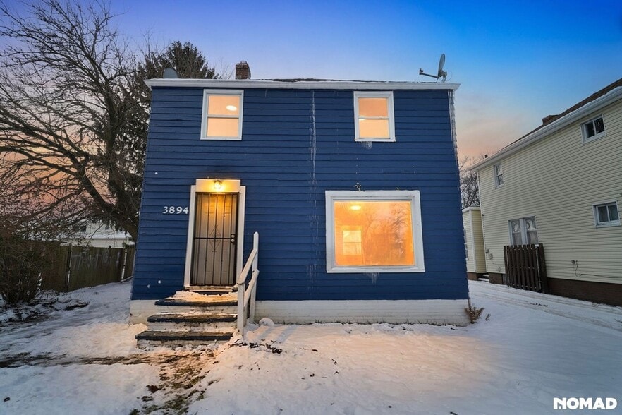 Building Photo - 3894 E 144th St