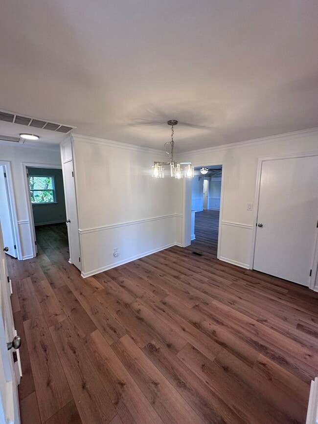 Building Photo - House for Rent