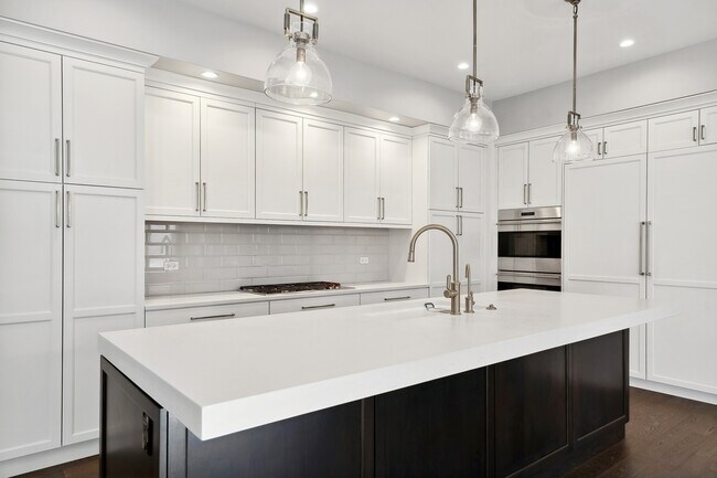 Building Photo - 2753 N Hampden Ct