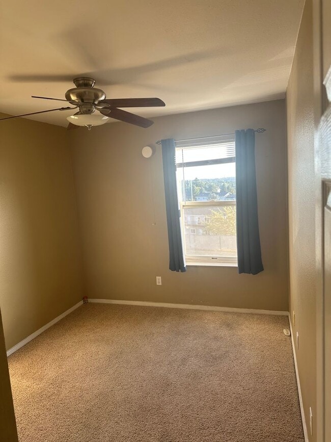 Building Photo - Live in Style and Comfort in this Charming...