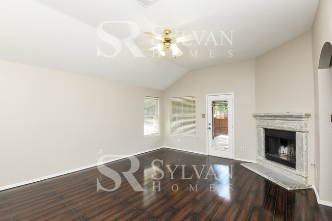 Building Photo - Carve Out a Great Life Here!