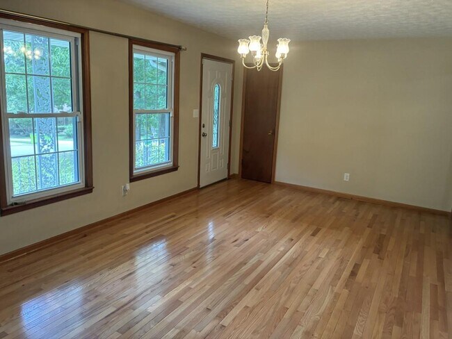 Building Photo - 5346 Orchard Pl