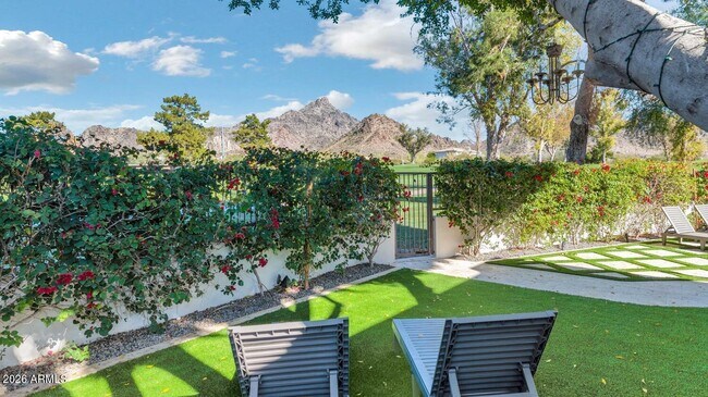 Building Photo - 6198 N 28th Pl