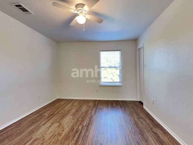 Building Photo - 13209 Ridgepointe Rd