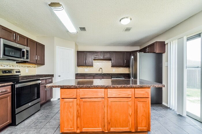 Building Photo - 113 Nighthawk Dr