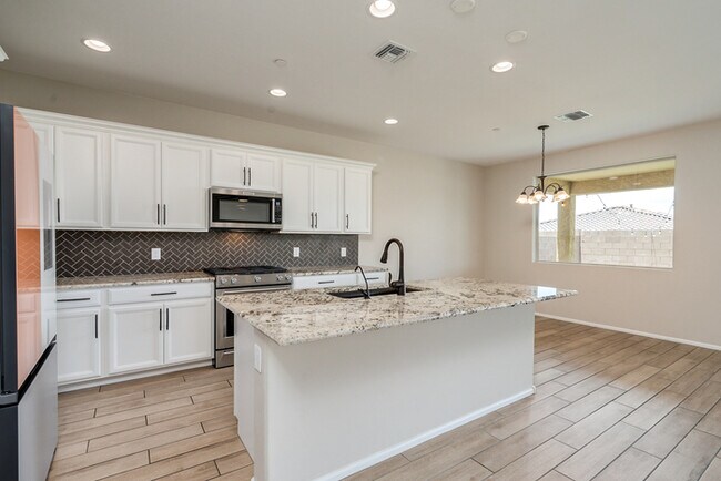 Building Photo - Stunning 2 Story with 4-Bedroom, 2.5-Bath ...