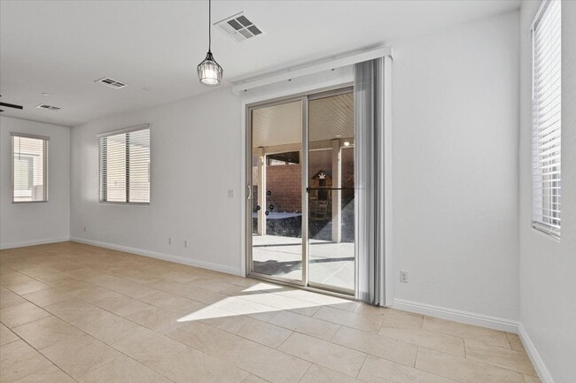 Building Photo - Gorgeous 4BR/2.5BA/2GA Two-Story Gem in Gated Community!