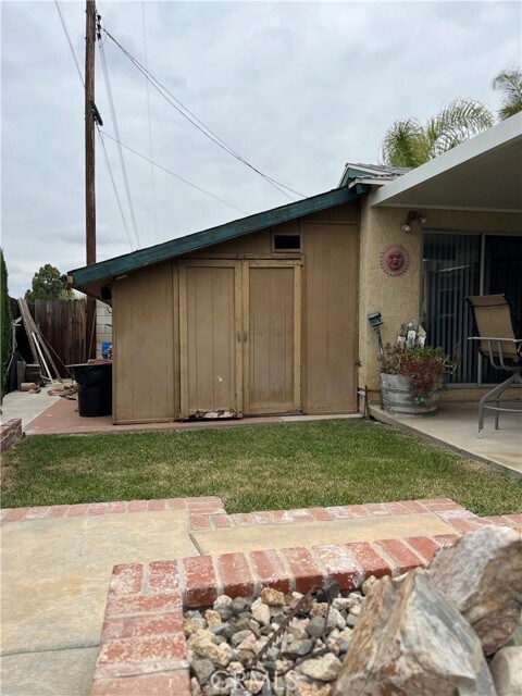 Building Photo - 2124 Beatrice Dr
