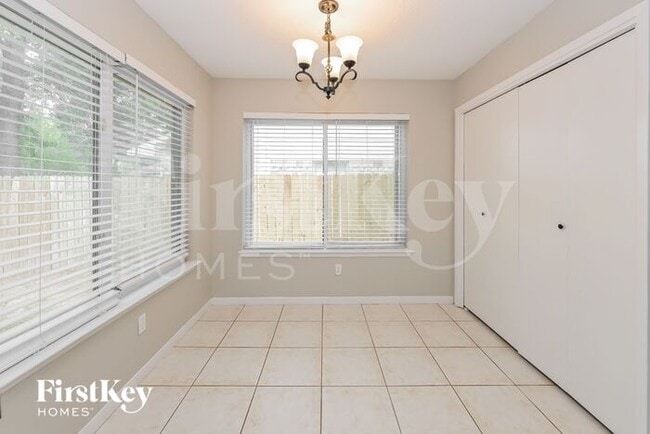 Building Photo - 3223 Lake Stream Dr