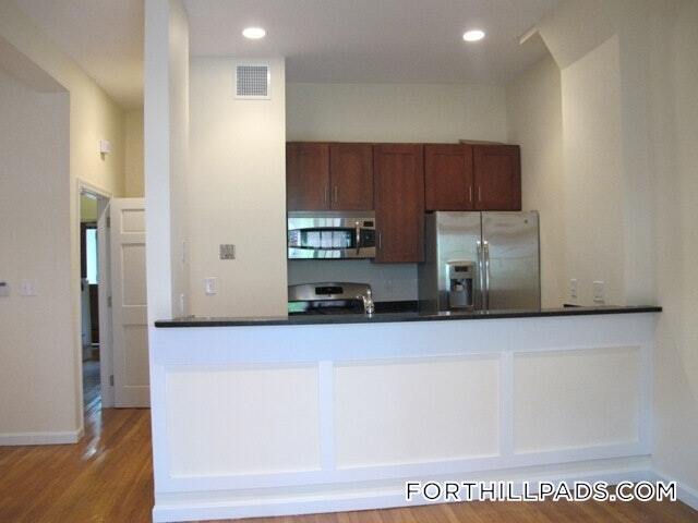 Building Photo - 59 Fort Ave