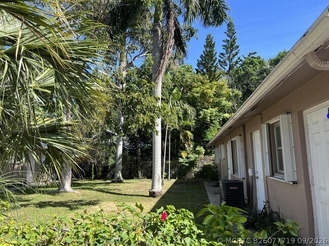 Building Photo - 3118 SW 15th Ave