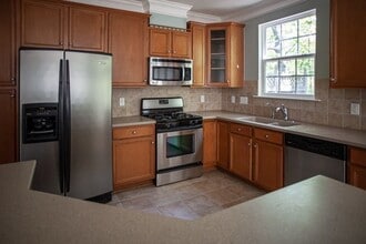 Building Photo - Napa Valley Townhome!