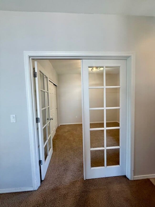 Building Photo - Charming Craftsman Home in SW Bend!