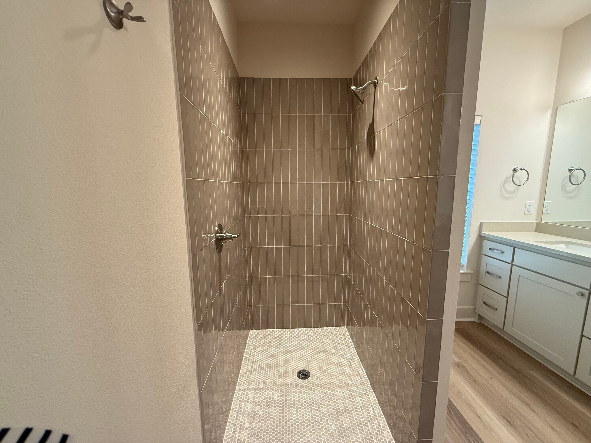 Building Photo - 104 Kirkland St