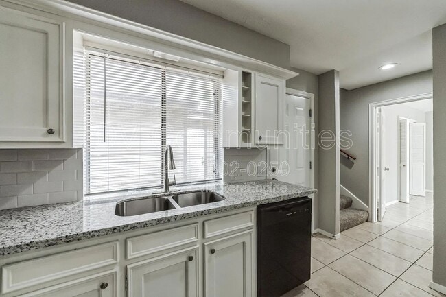 Building Photo - 4702 N Cashel Cir