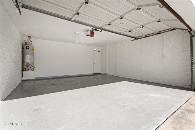 Building Photo - 8524 E Edgemont Ave