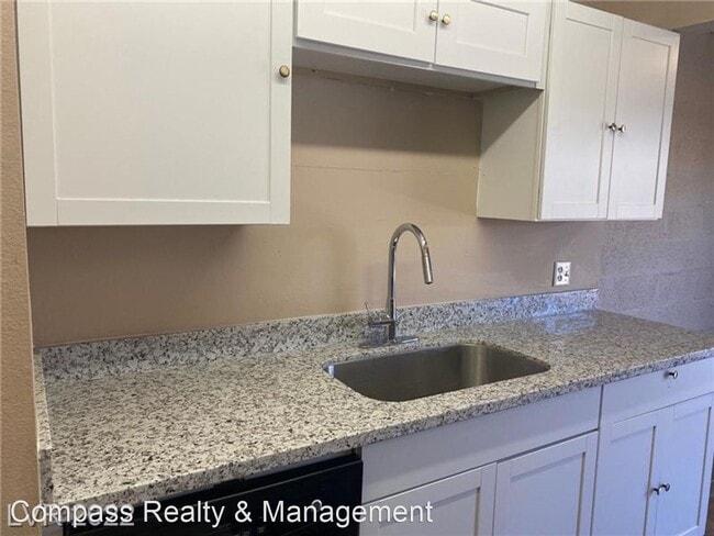 Building Photo - 3 br, 1.5 bath House - 3481 Villa Knolls S...