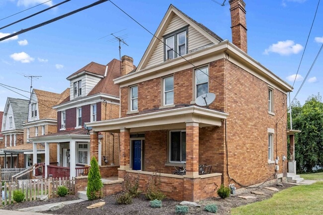 Building Photo - 4 Bed 1 Bath Single Family Home