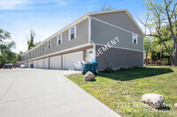 Building Photo - 2551 Redwood Ave