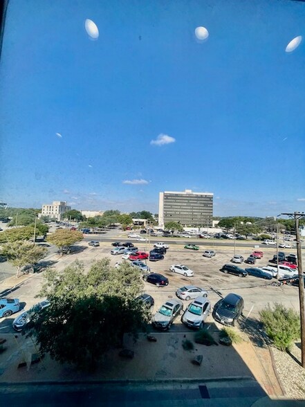 Building Photo - 220 S 2nd St