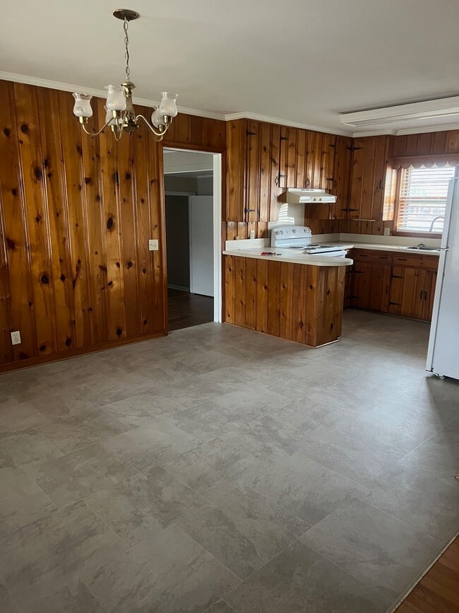 Building Photo - 5705 Creighton St