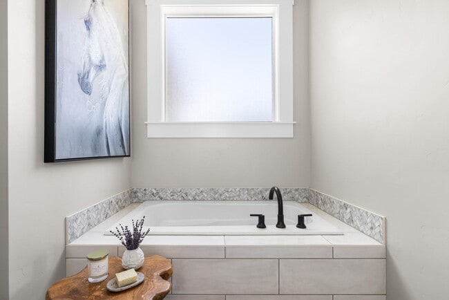 Building Photo - Furnished Luxury Rental in Dry Creek Ranch