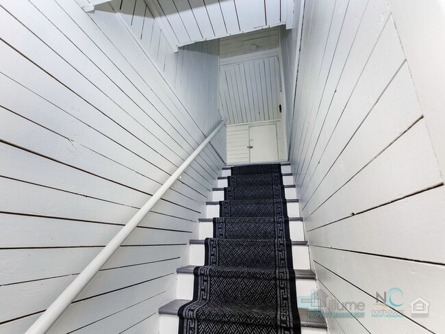 Building Photo - Beautiful River-View Home Near Downtown Warrenton