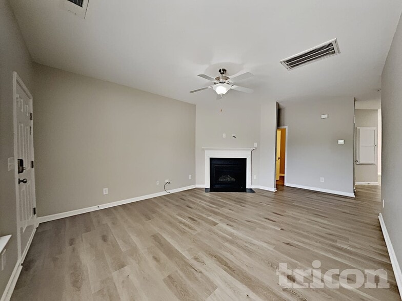 Building Photo - 441 Laurel Leaf Dr