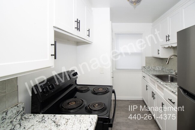 Building Photo - Super Nice 2BR 1BA Upper Unit in South Euc...