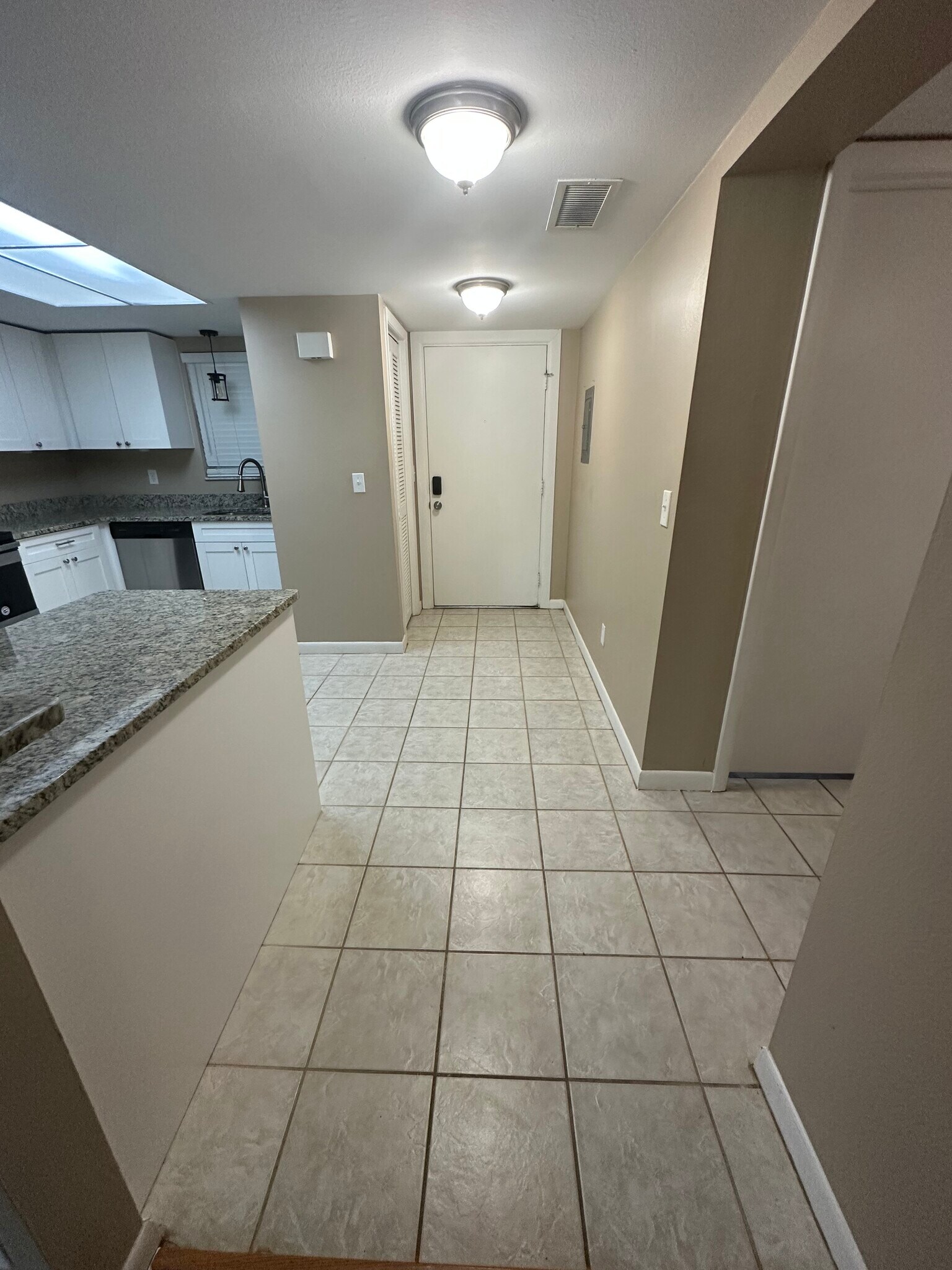 Building Photo - 1000 Tarpon Woods Blvd