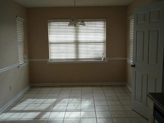 Building Photo - 96 W Daryl Dr