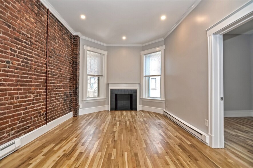 Building Photo - 30 Walnut St