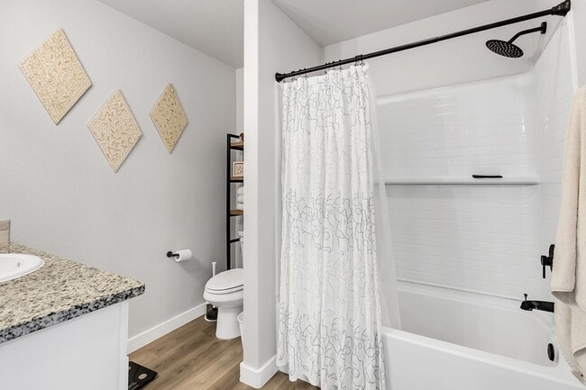 Building Photo - 460 Staghorn Dr