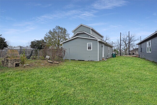 Building Photo - 8505 Denby St