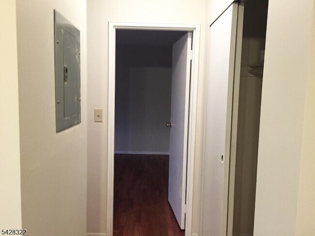 Building Photo - 28 Deanna Dr