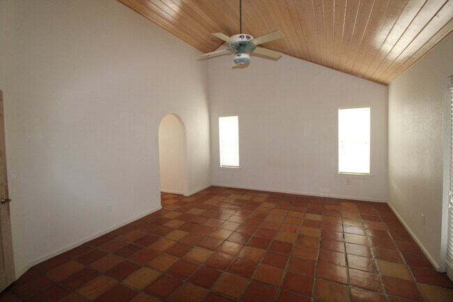 Building Photo - 7 Metate Dr