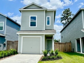 Building Photo - 945 Pertuso Ln