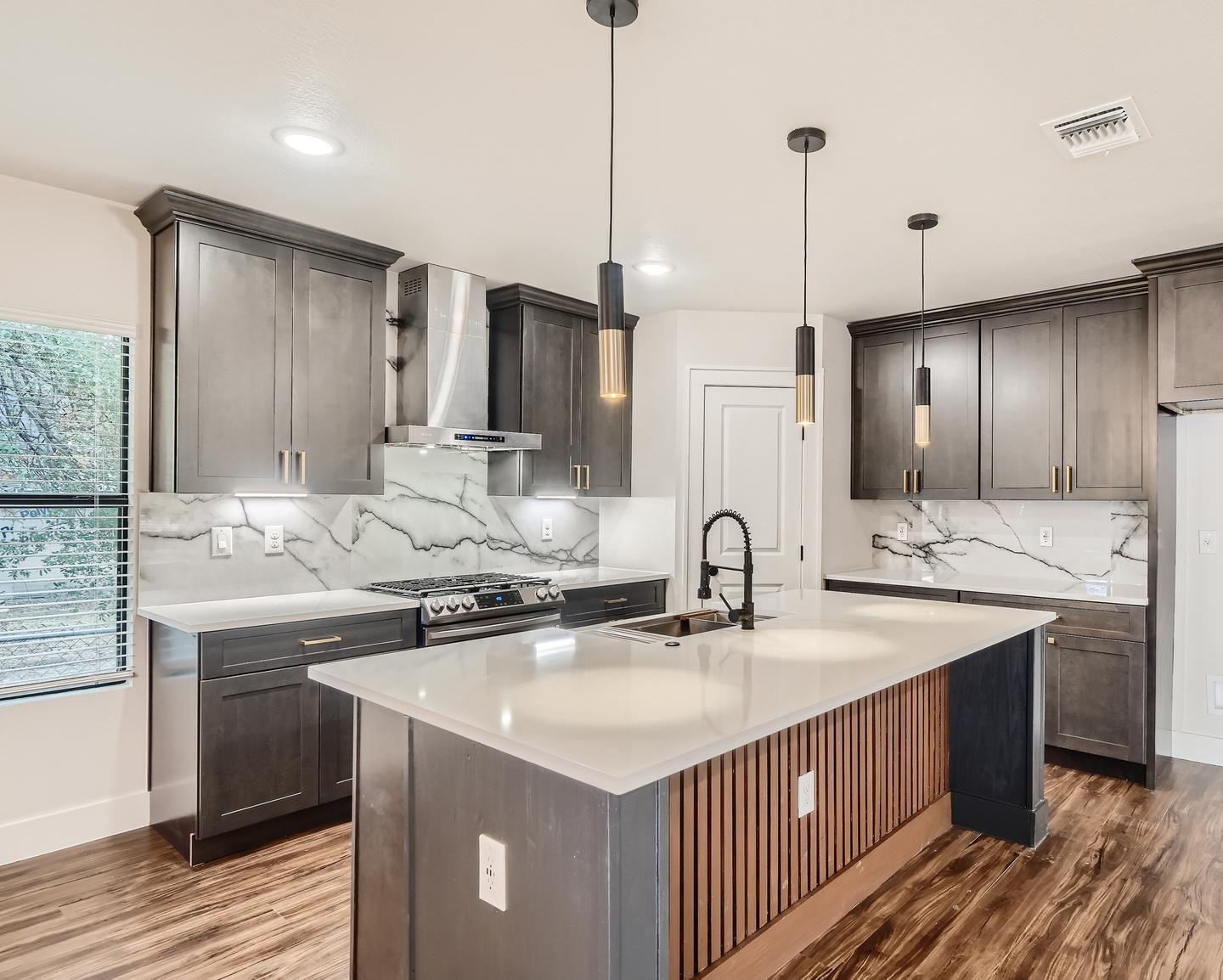 Building Photo - Gorgeous Tobin Hill North home near St. Ma...