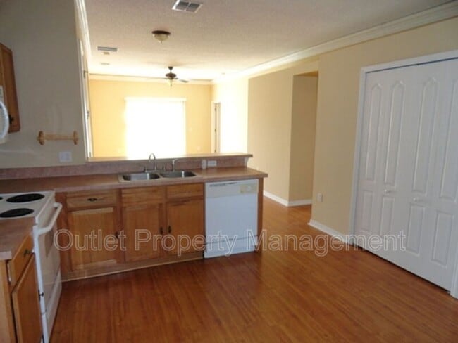 Building Photo - 9356 Monterey Bay Dr